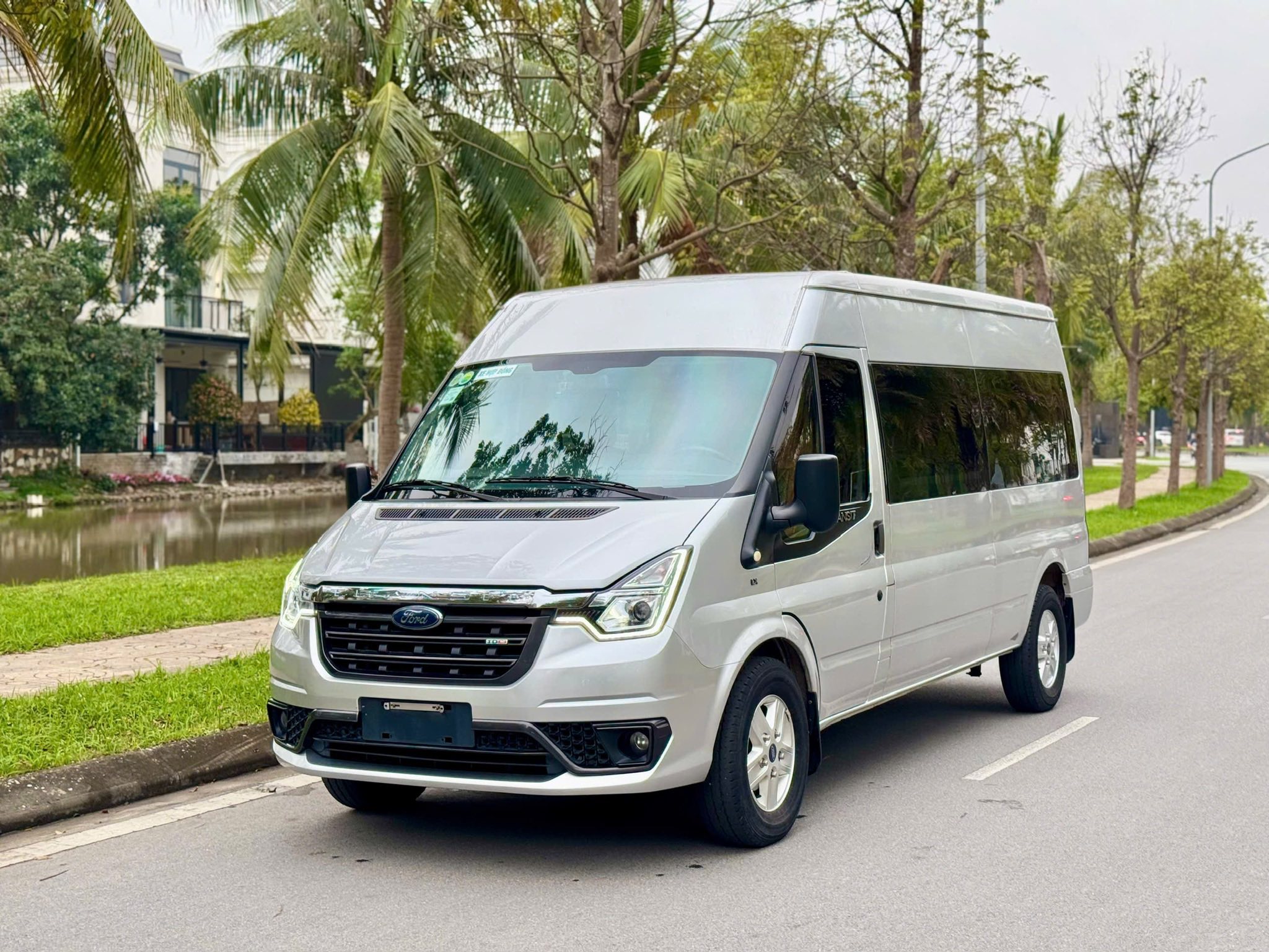 Trải nghiệm tối ưu và lợi ích kinh tế khi thuê xe 16 chỗ đi Tây Ninh