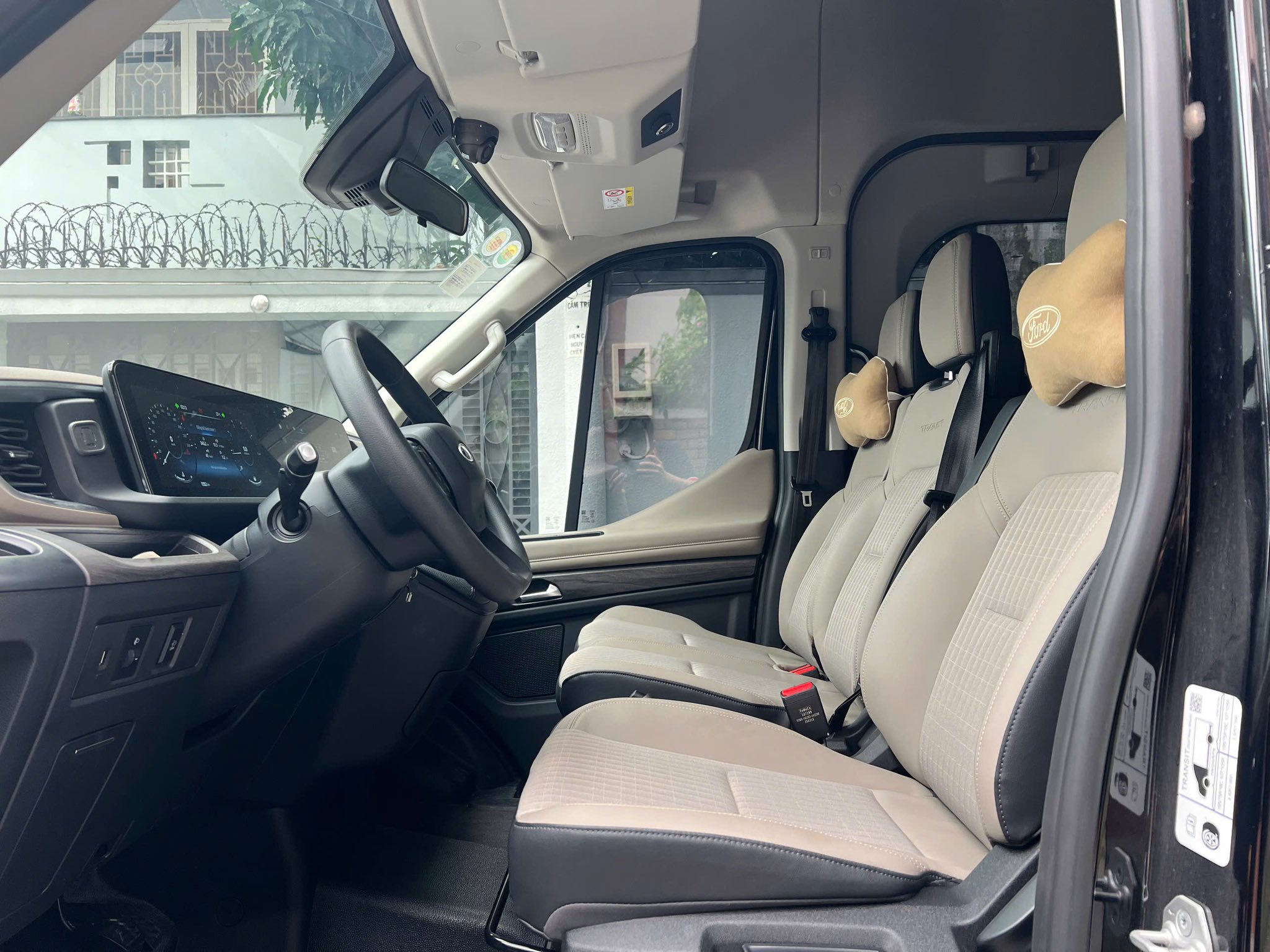 Thuê xe 18 chỗ cho chuyến đi thú vị