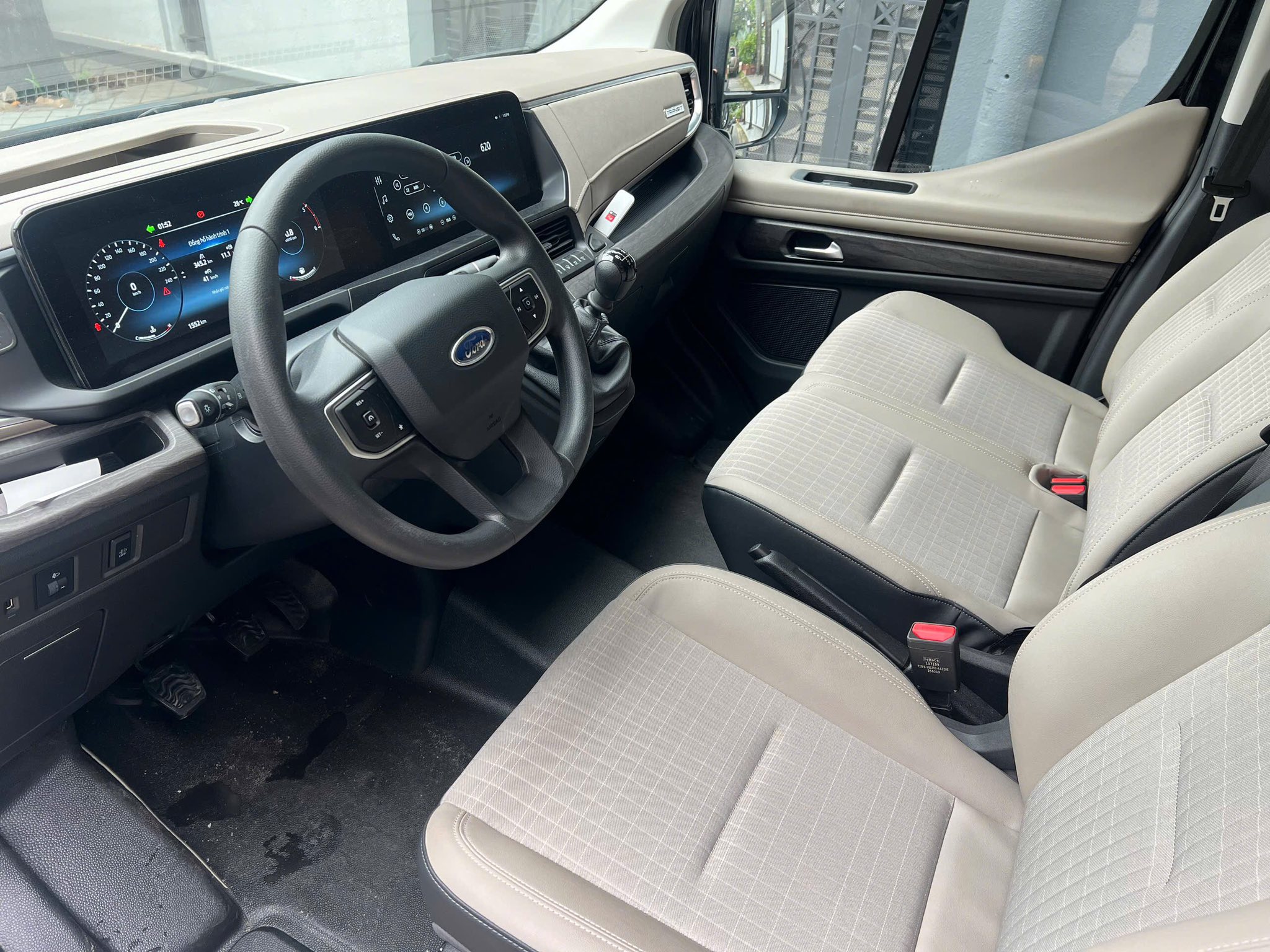 Thuê xe 18 chỗ cho chuyến đi thú vị