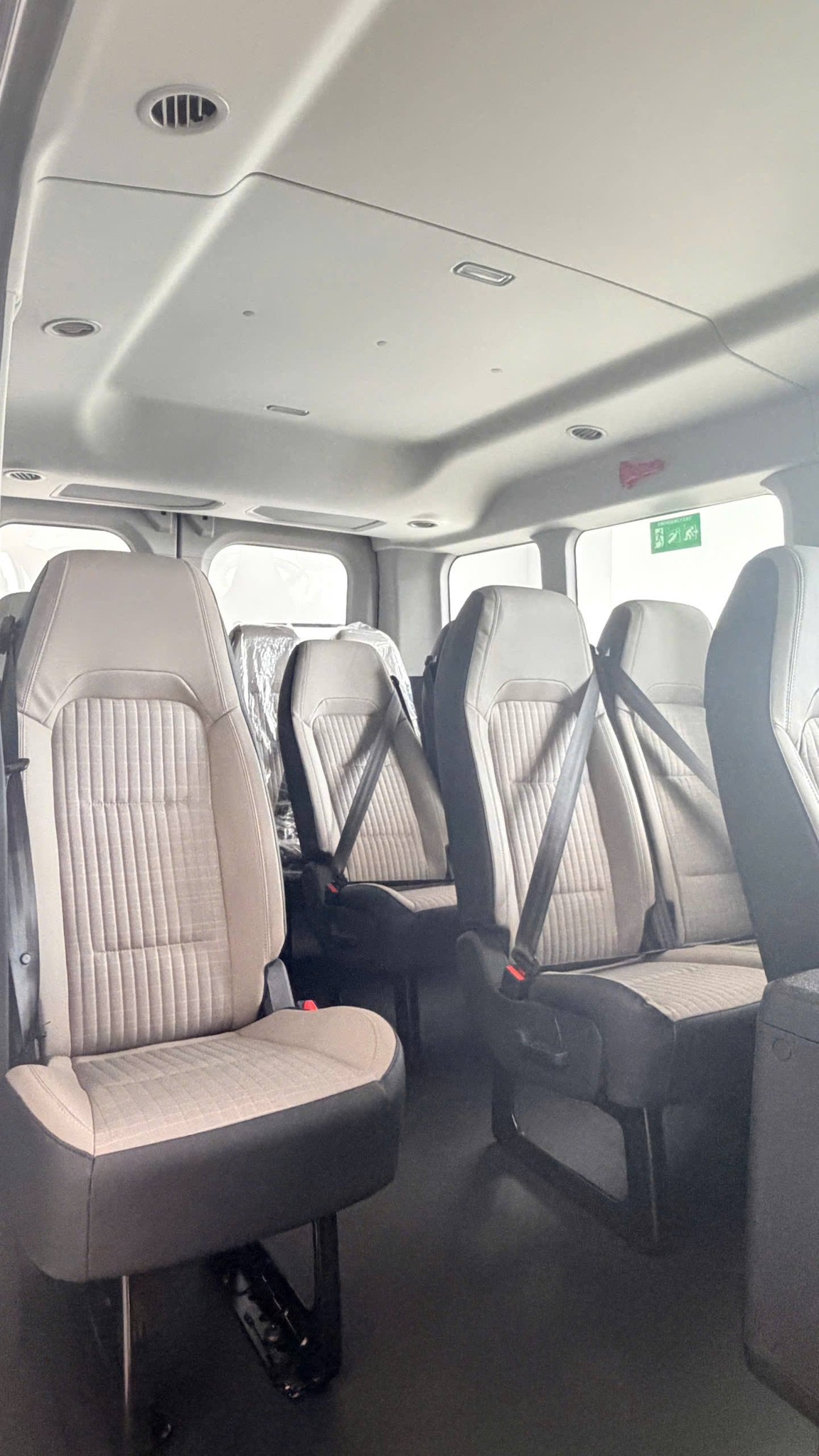 Thuê xe 18 chỗ cho chuyến tour dài