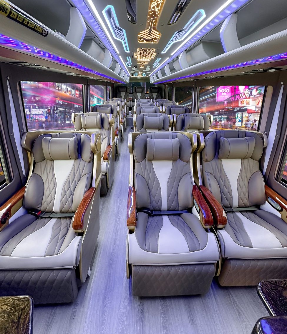 Thuê xe 18 chỗ cho đoàn cần đi lại thường xuyên