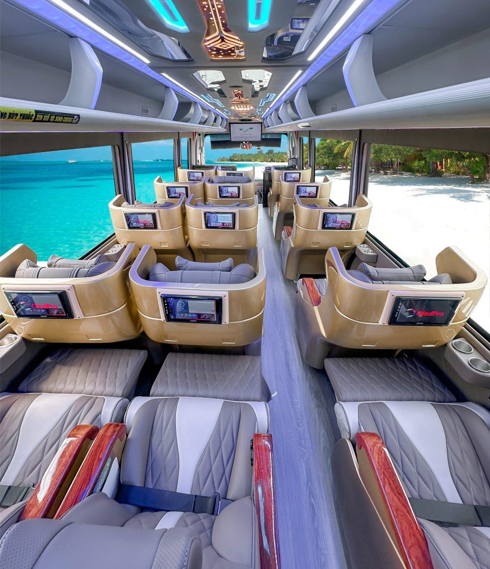 Thuê xe 18 chỗ cho đoàn cần đi lại thường xuyên