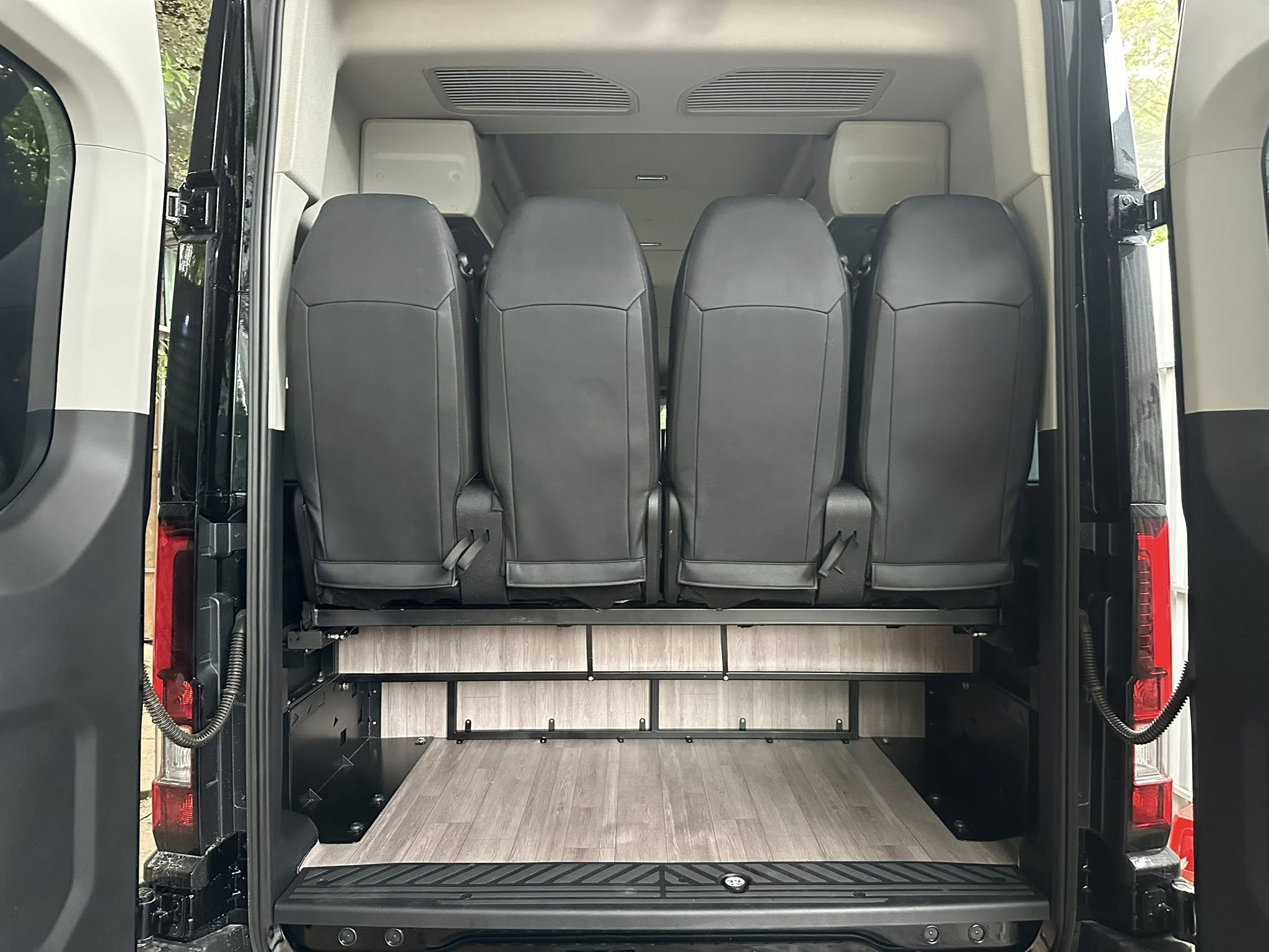 Thuê xe 18 chỗ cho hành trình nhóm đông