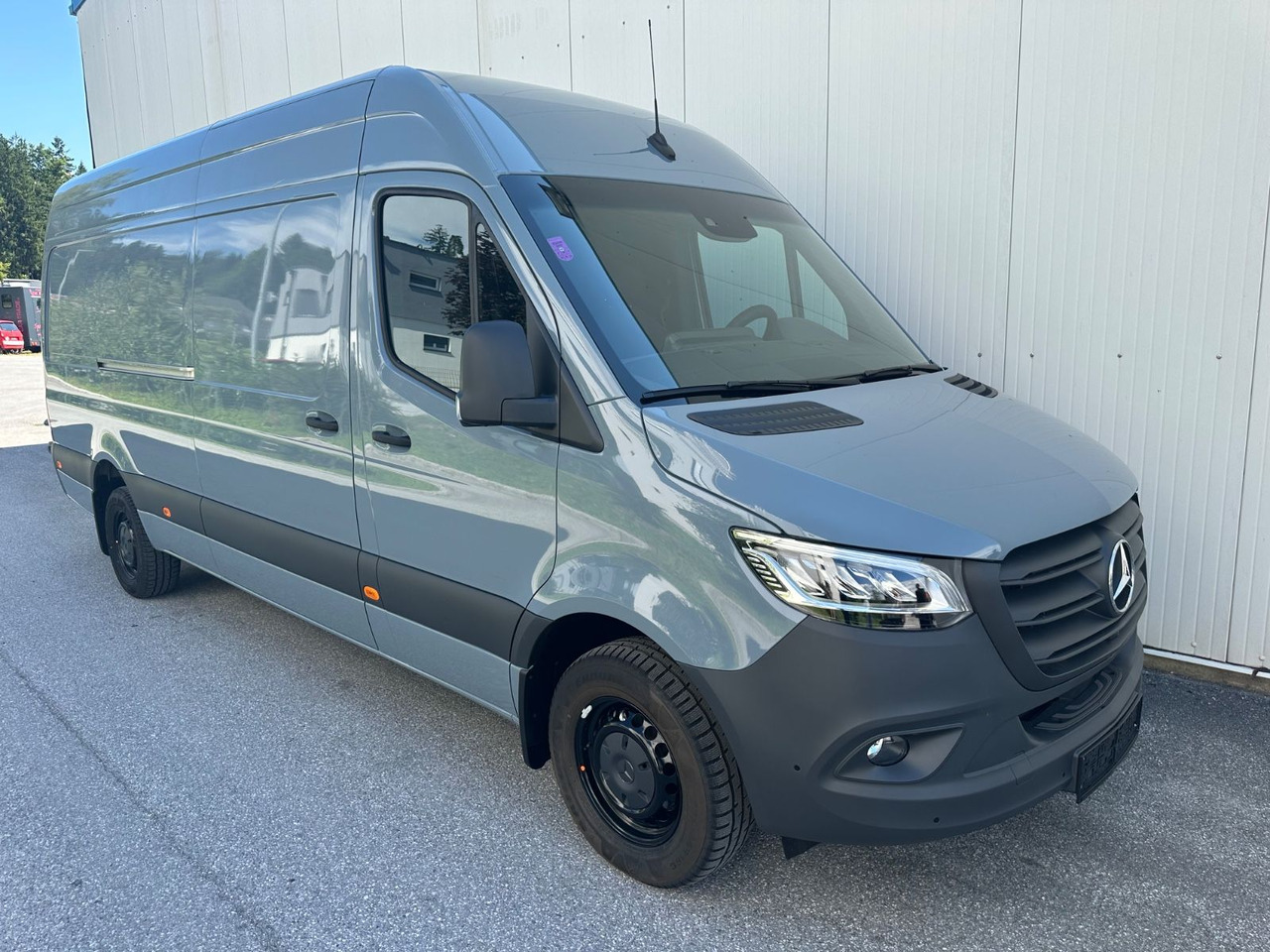 Thuê xe 18 chỗ cho nhóm cần xe lớn, tiện nghi