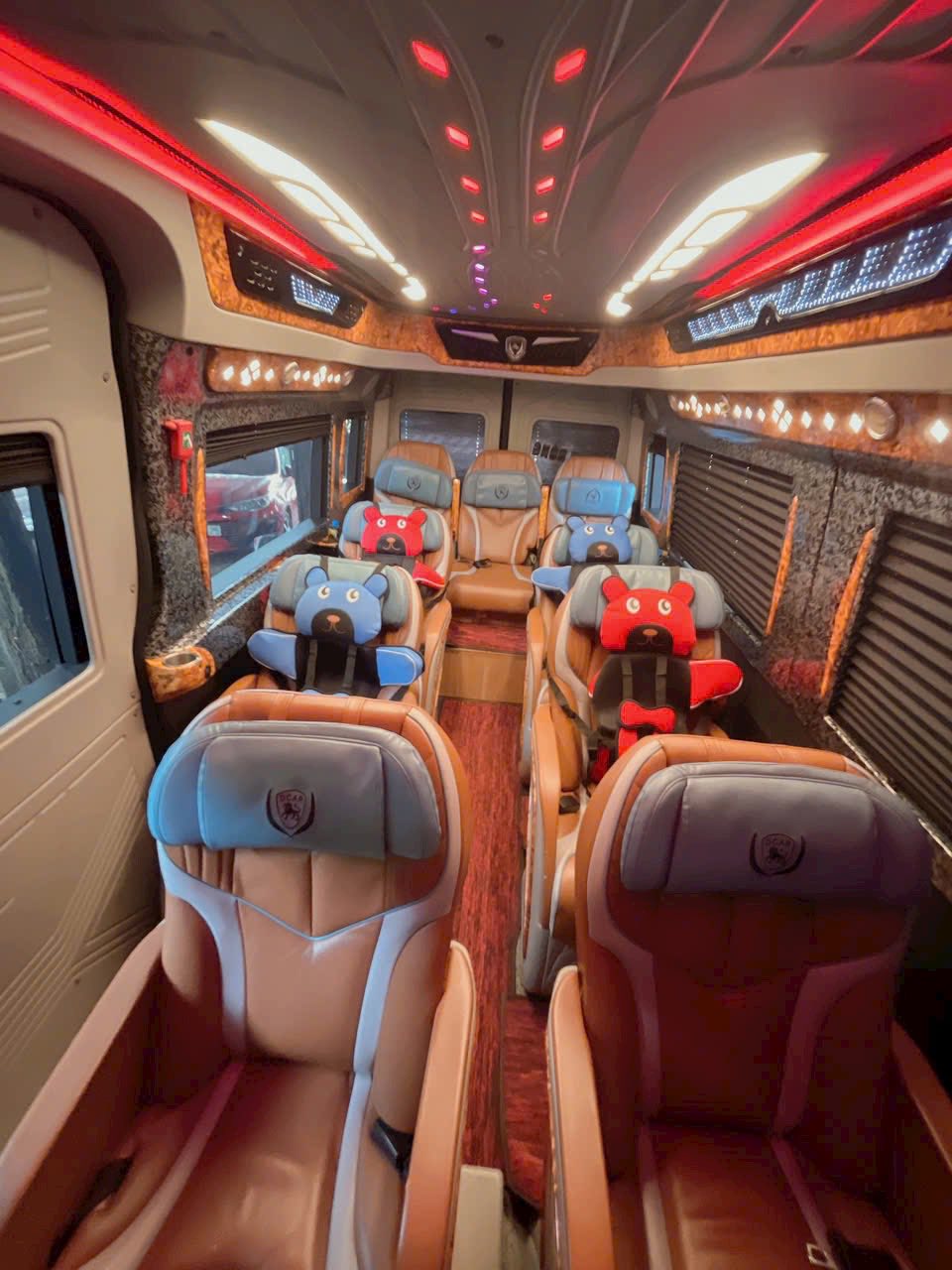 Thuê xe 18 chỗ cho nhóm đi chung một lộ trình