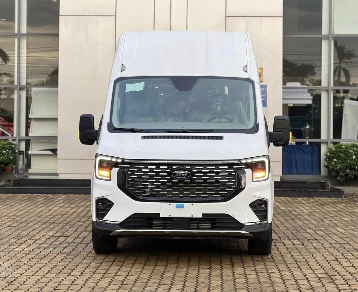 Thuê xe 18 chỗ cho nhóm đi chung một lộ trình