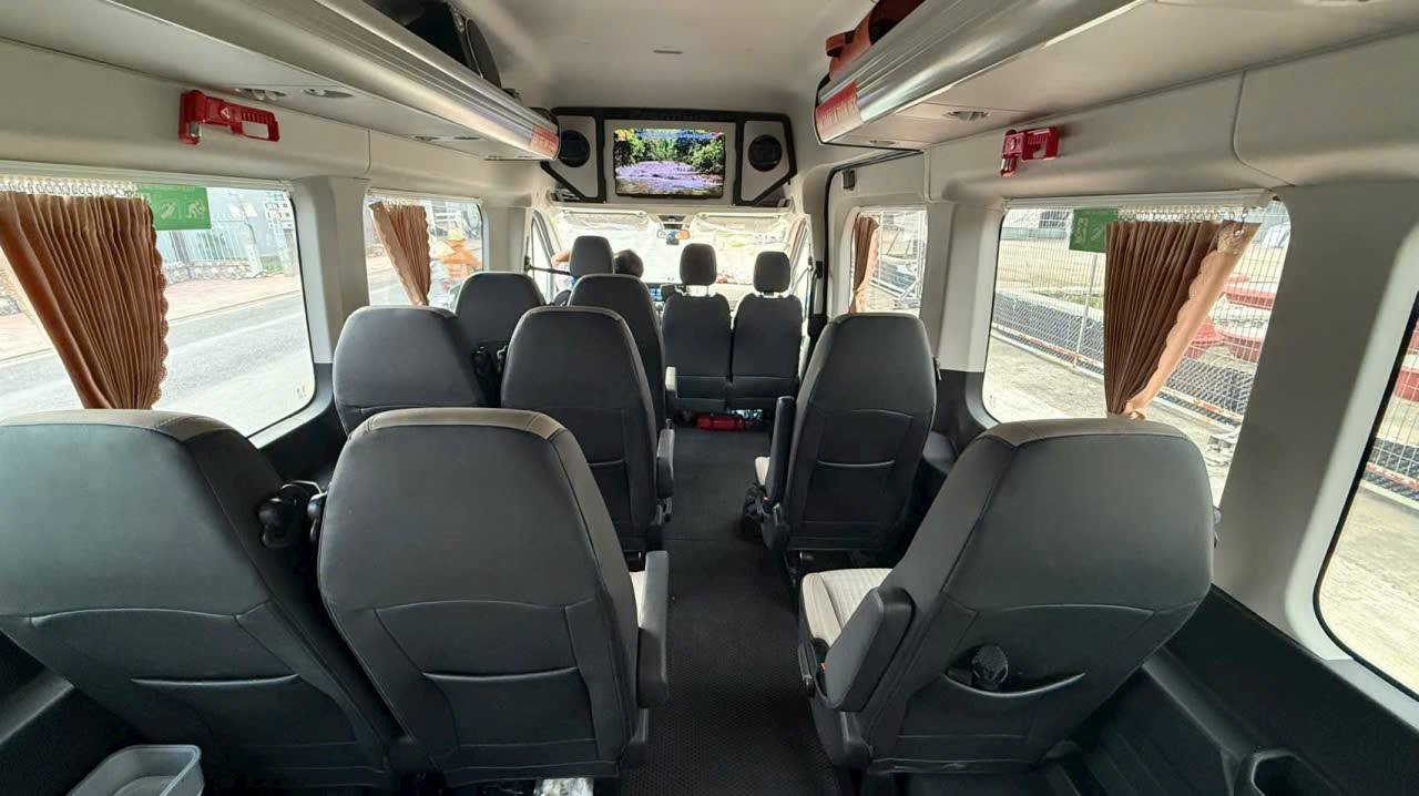 Vì Sao Các Doanh Nghiệp Cần Thuê Xe 18 Chỗ Trọn Gói Cho Chuyến Đi Biển?