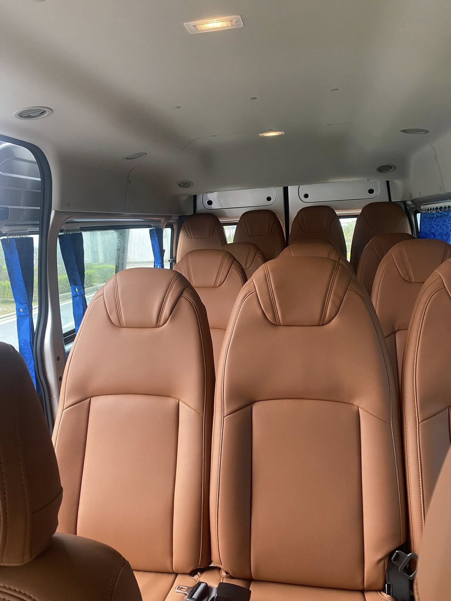 Vì sao nên chọn thuê xe 18 chỗ đi tour Nha Trang có tài xế riêng?