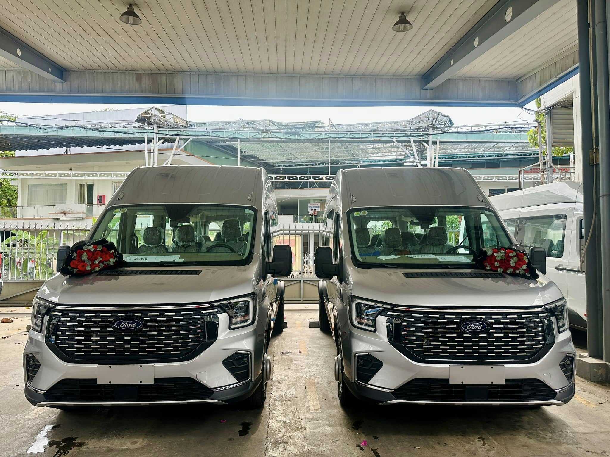 Thuê xe 18 chỗ phù hợp di chuyển đường dài