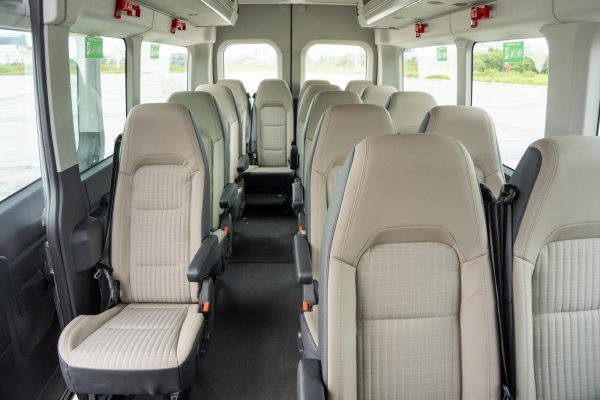 Thuê xe 18 chỗ phục vụ di chuyển tập trung một chuyến
