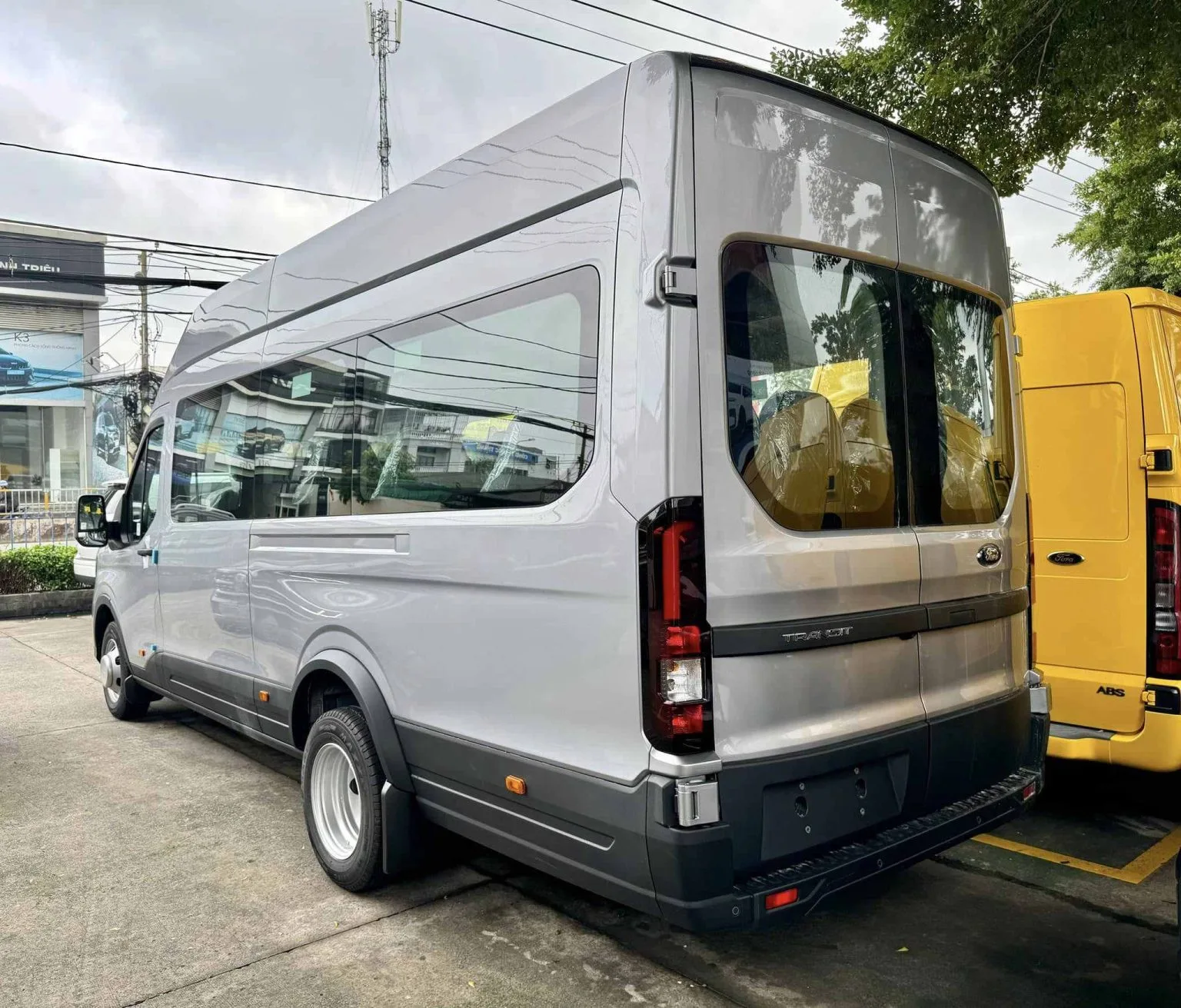 Thuê xe 18 chỗ Tây Ninh tiện lợi