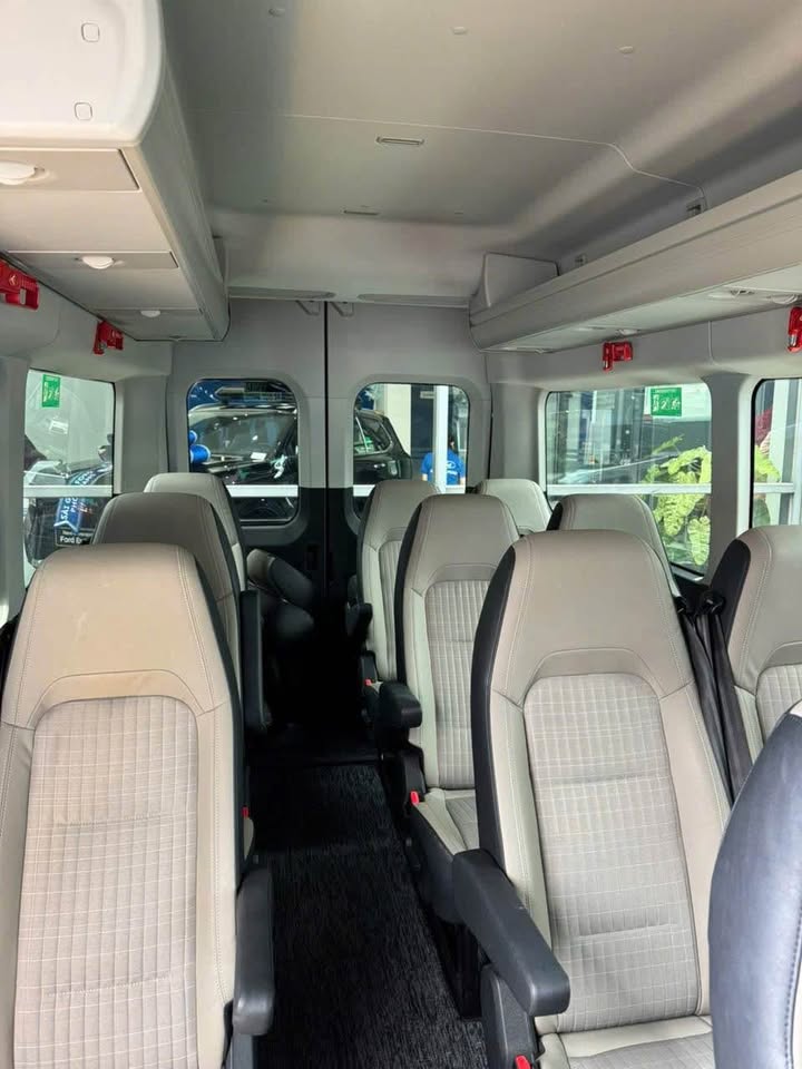 Dịch vụ thuê xe 18 chỗ an toàn tuyệt đối