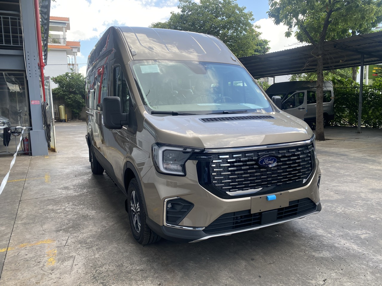 Dịch vụ thuê xe 18 chỗ an toàn tuyệt đối