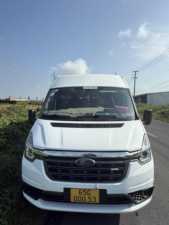 Thuê xe 16 chỗ cho chuyến nhóm đông