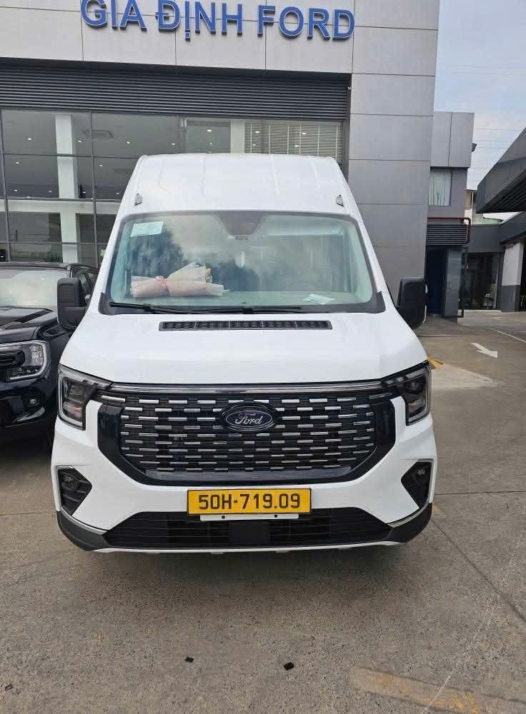 Thuê xe 16 chỗ cho chuyến nhóm đông