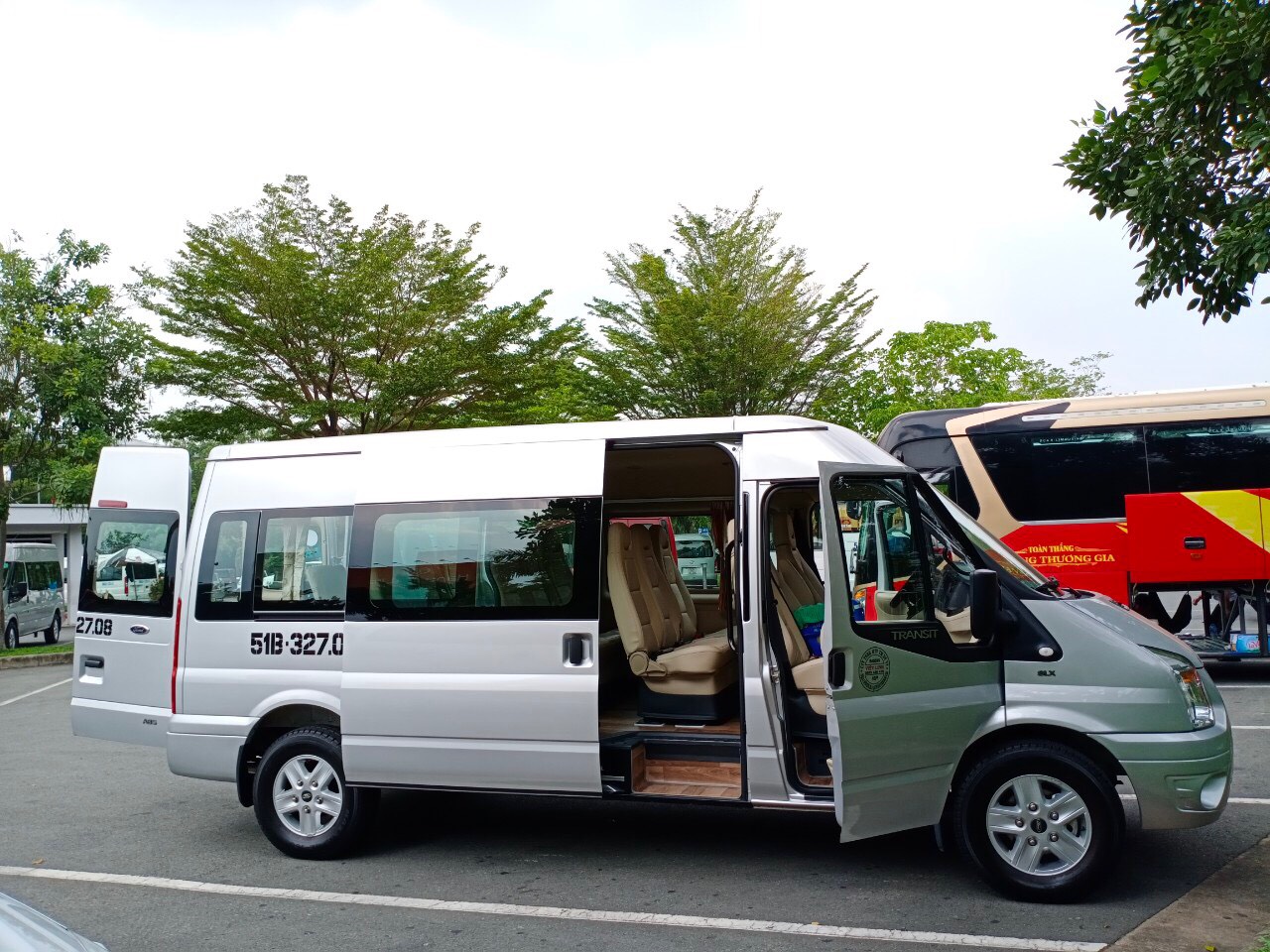 Thuê xe 16 chỗ đi Tây Ninh