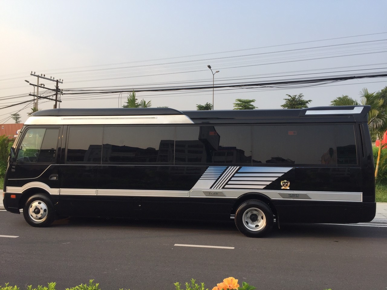 Thuê xe 18 chỗ cho lịch trình riêng theo yêu cầu