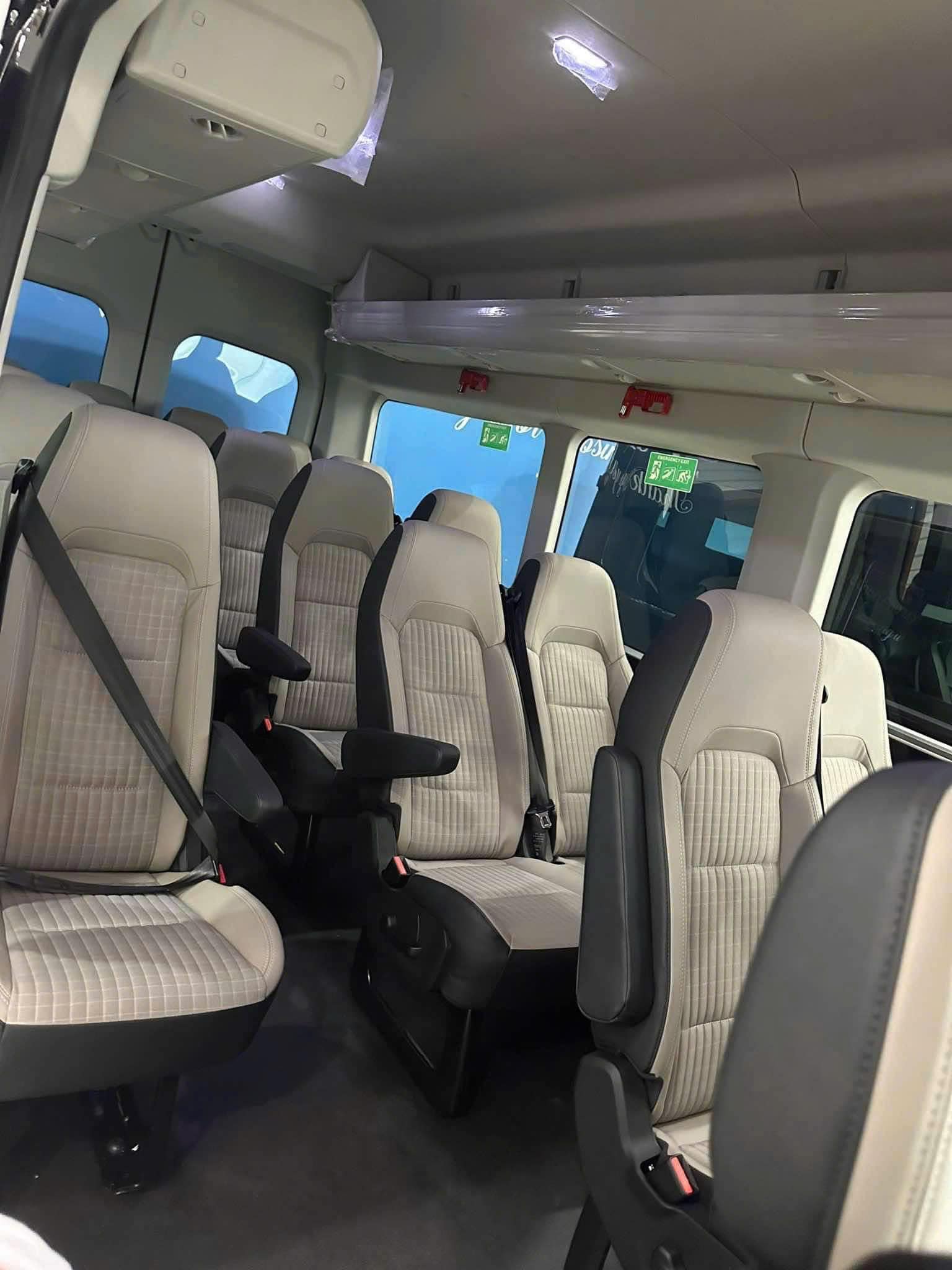 Thuê xe 18 chỗ cho nhóm lớn du lịch