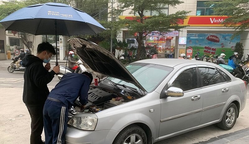 Kinh nghiệm lái xe mùa mưa nên lưu lại