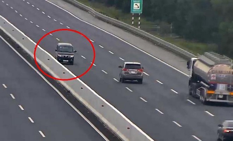 Lỗi xe ô tô đi ngược chiều là thế nào?