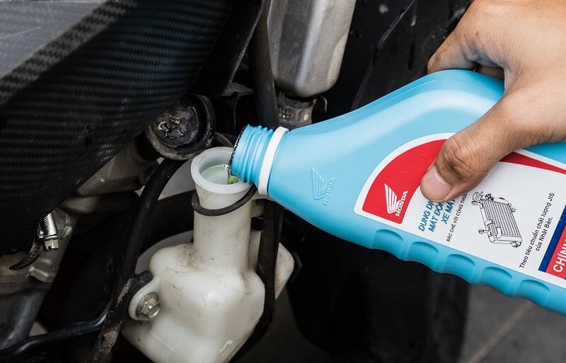 Nên chọn loại nước làm mát nào cho xe ô tô đảm bảo chất lượng?