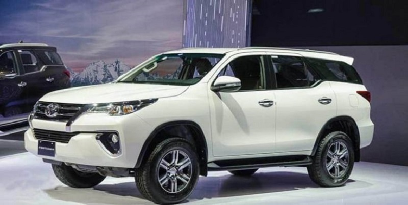 Tham khảo nhiều đơn vị cho thuê xe trước khi chọn