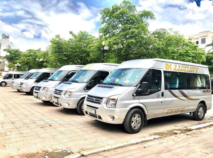 Dịch vụ thuê xe du lịch giá rẻ TPHCM có gì?