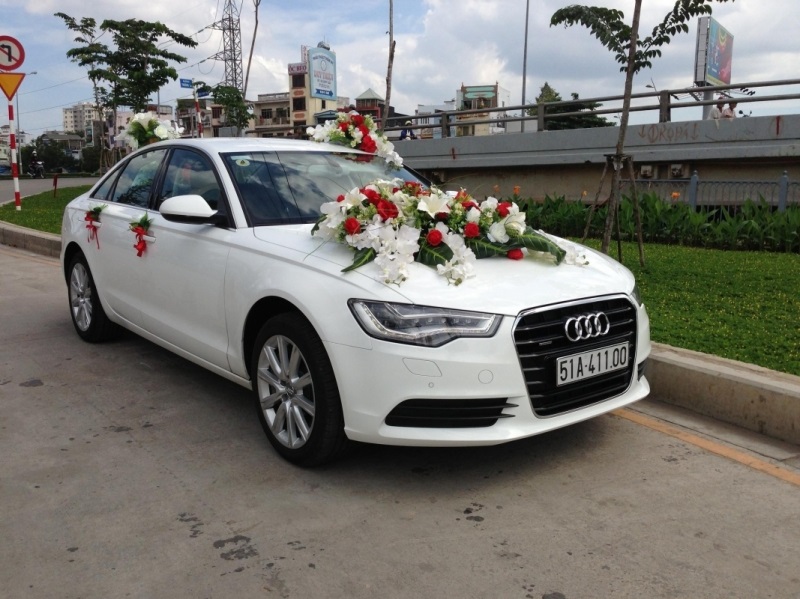Thuê xe cưới là việc quan trọng cần phải chú ý