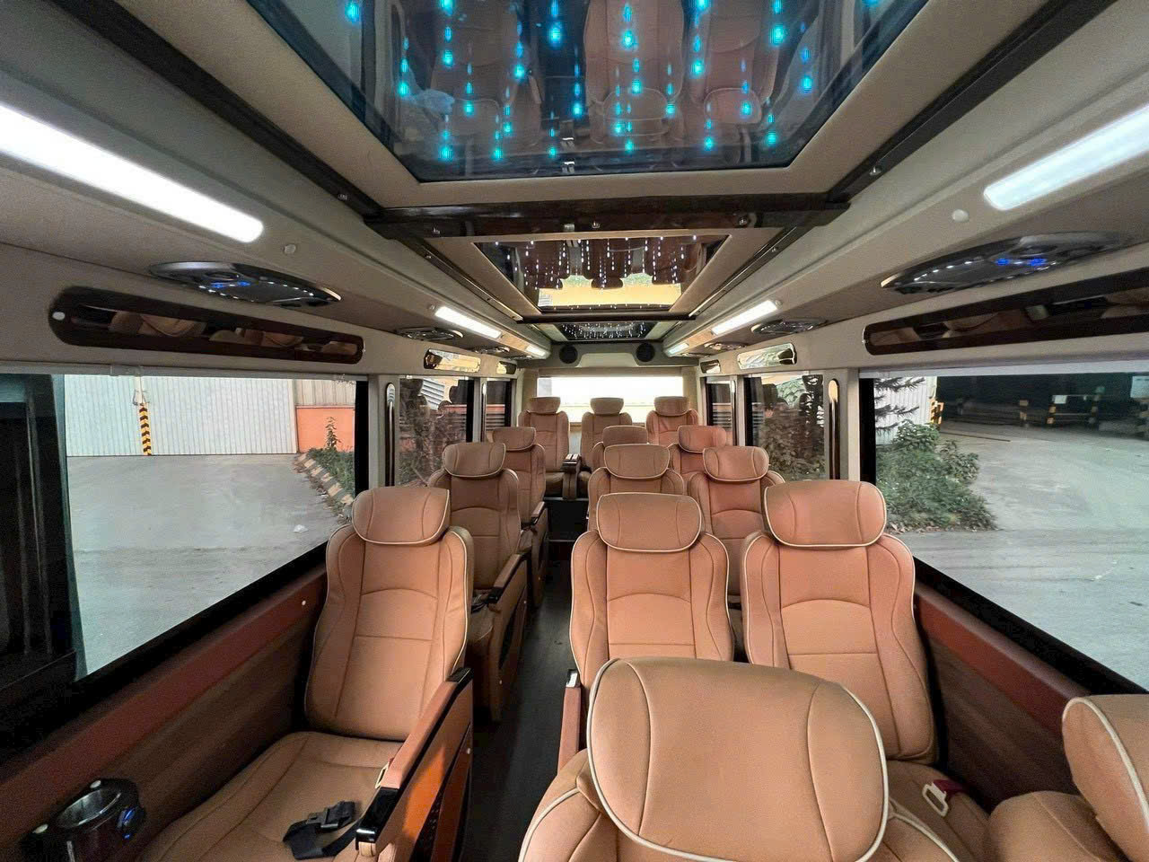 Các dịch vụ cho thuê xe 18 chỗ mà Thảo My cung cấp