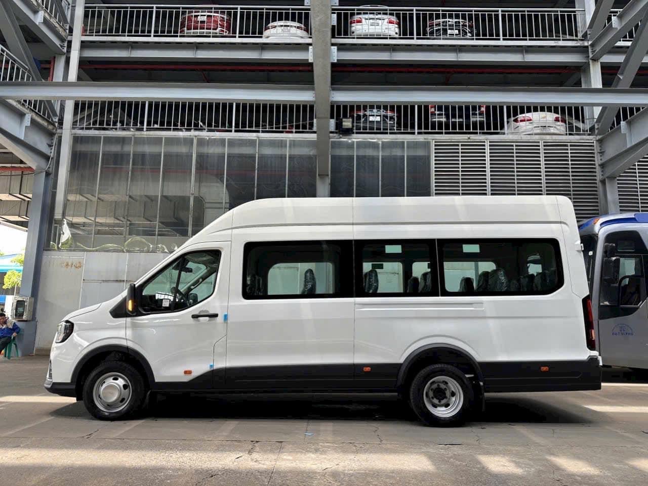 Các Gói Dịch Vụ Cho Thuê Xe 18 Chỗ Phổ Biến Tại THẢO MY