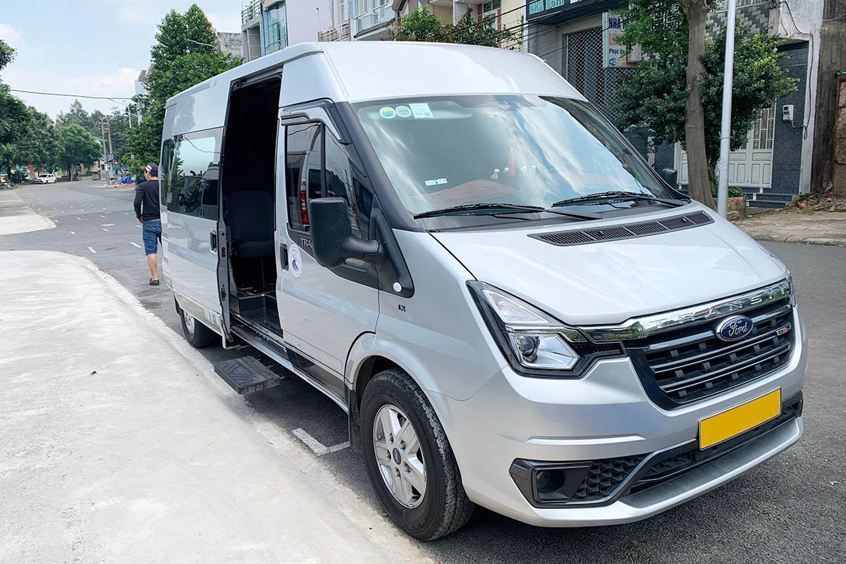 Cho thuê xe 16 chỗ cho nhóm bạn du lịch