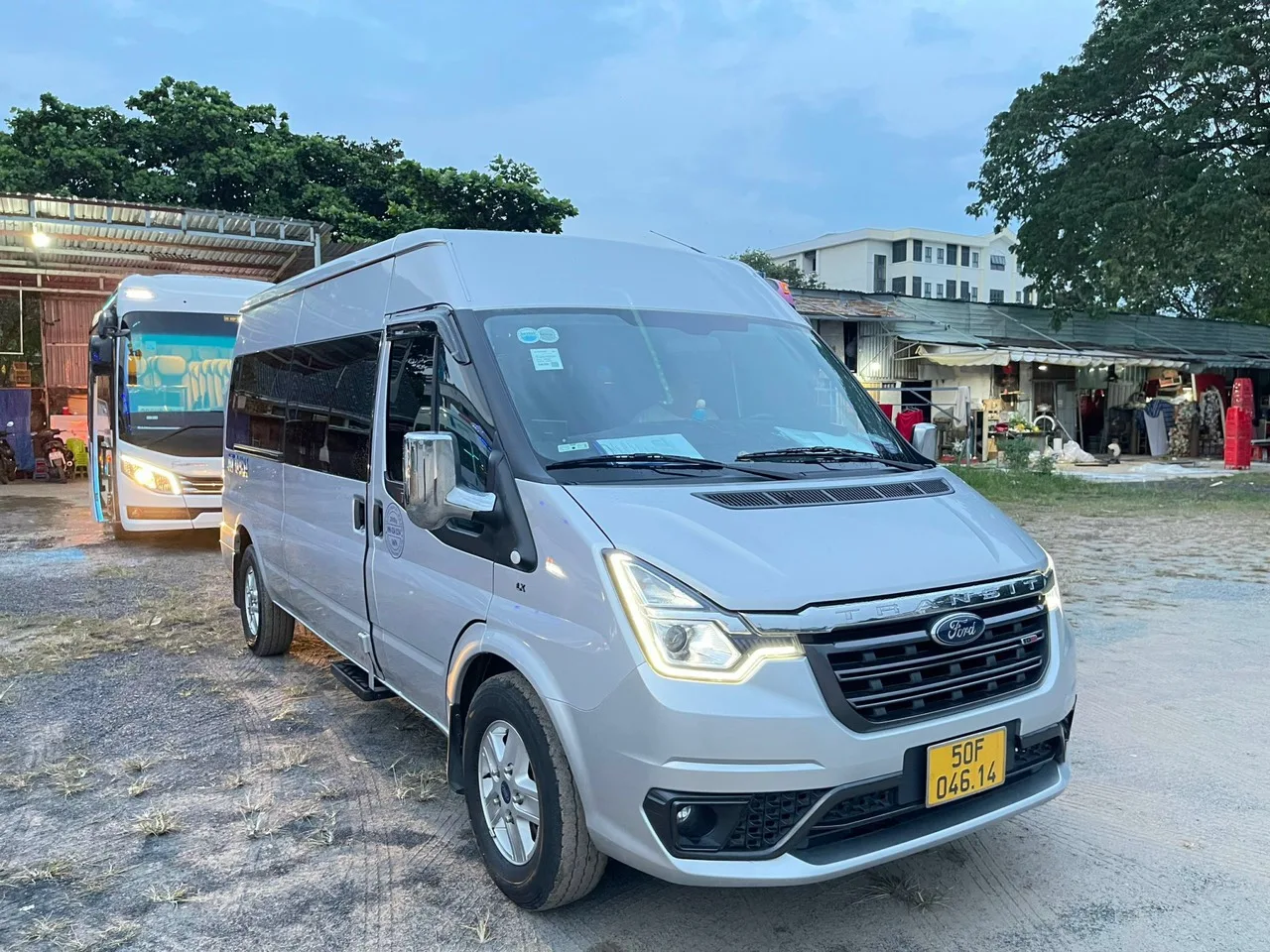 Đội xe 16 chỗ đời mới, chất lượng cao tại thảo my 