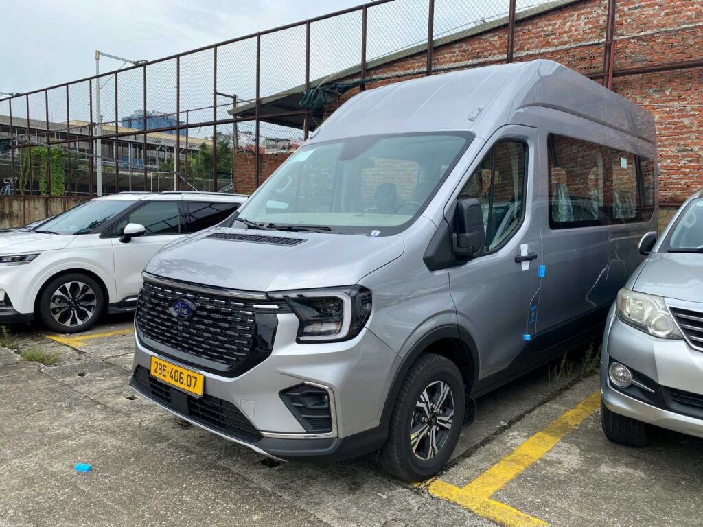 Cho thuê xe 16 chỗ đi tour dài ngày