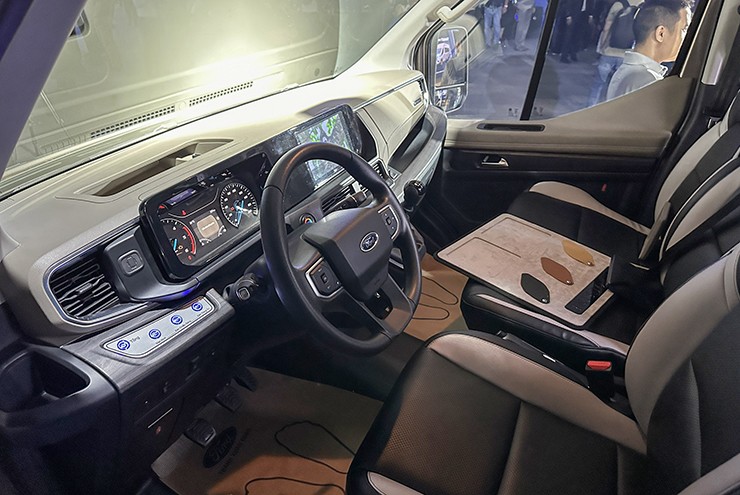 Cho thuê xe 18 chỗ uy tín, đời mới, phục vụ chuyên nghiệp