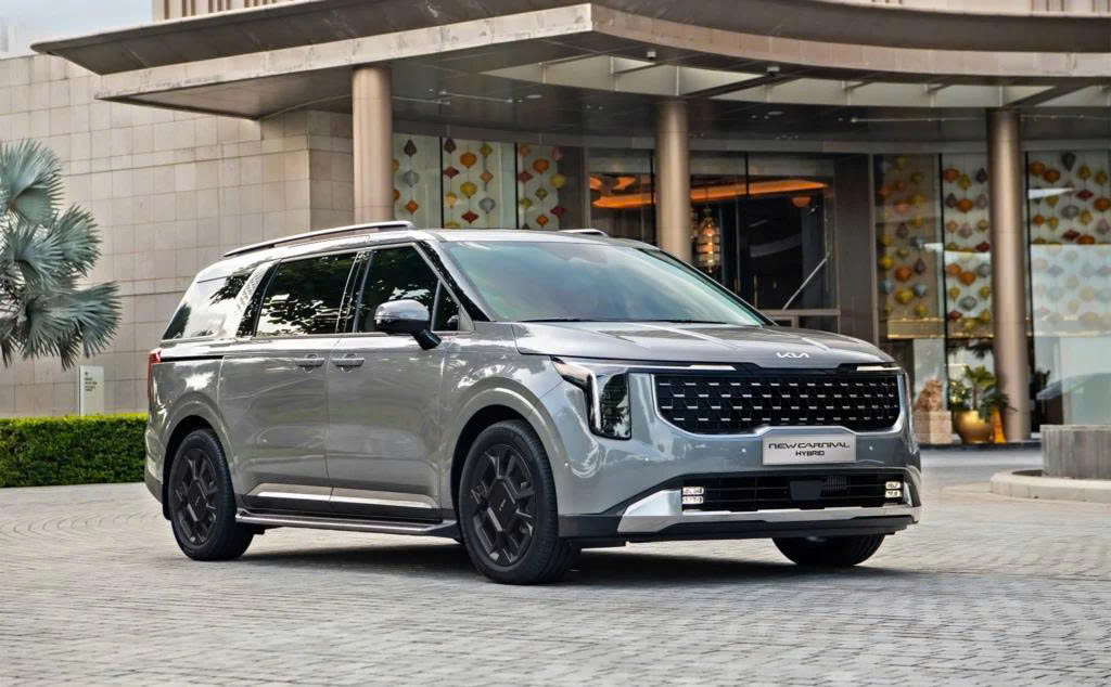 Cho thuê xe 7 chỗ phục vụ tour ngắn và dài ngày