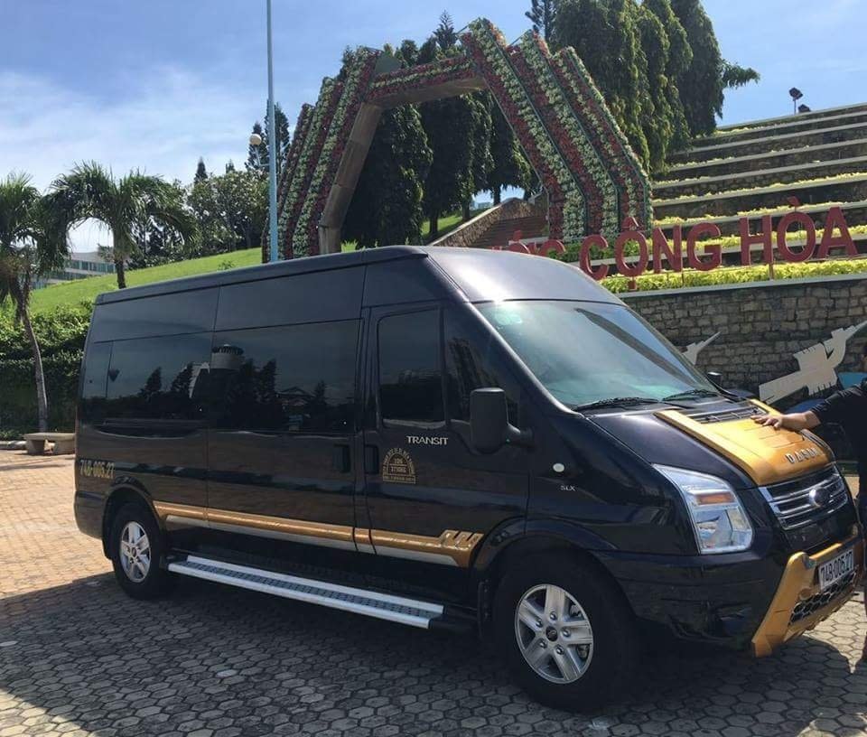 Cho thuê xe limousine cao cấp phục vụ du lịch, công tác