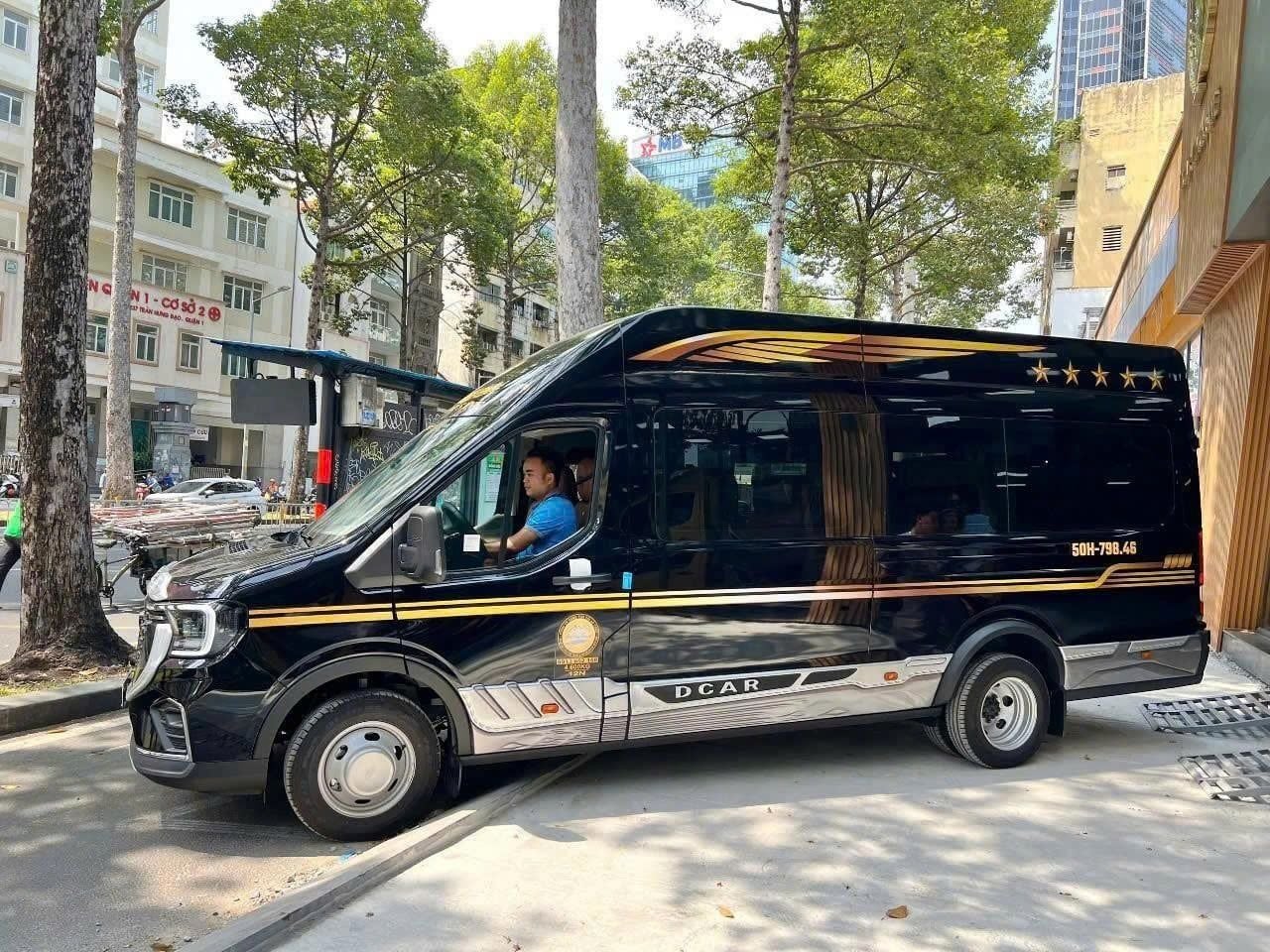 Cho thuê xe limousine có tài xế chuyên nghiệp, an toàn