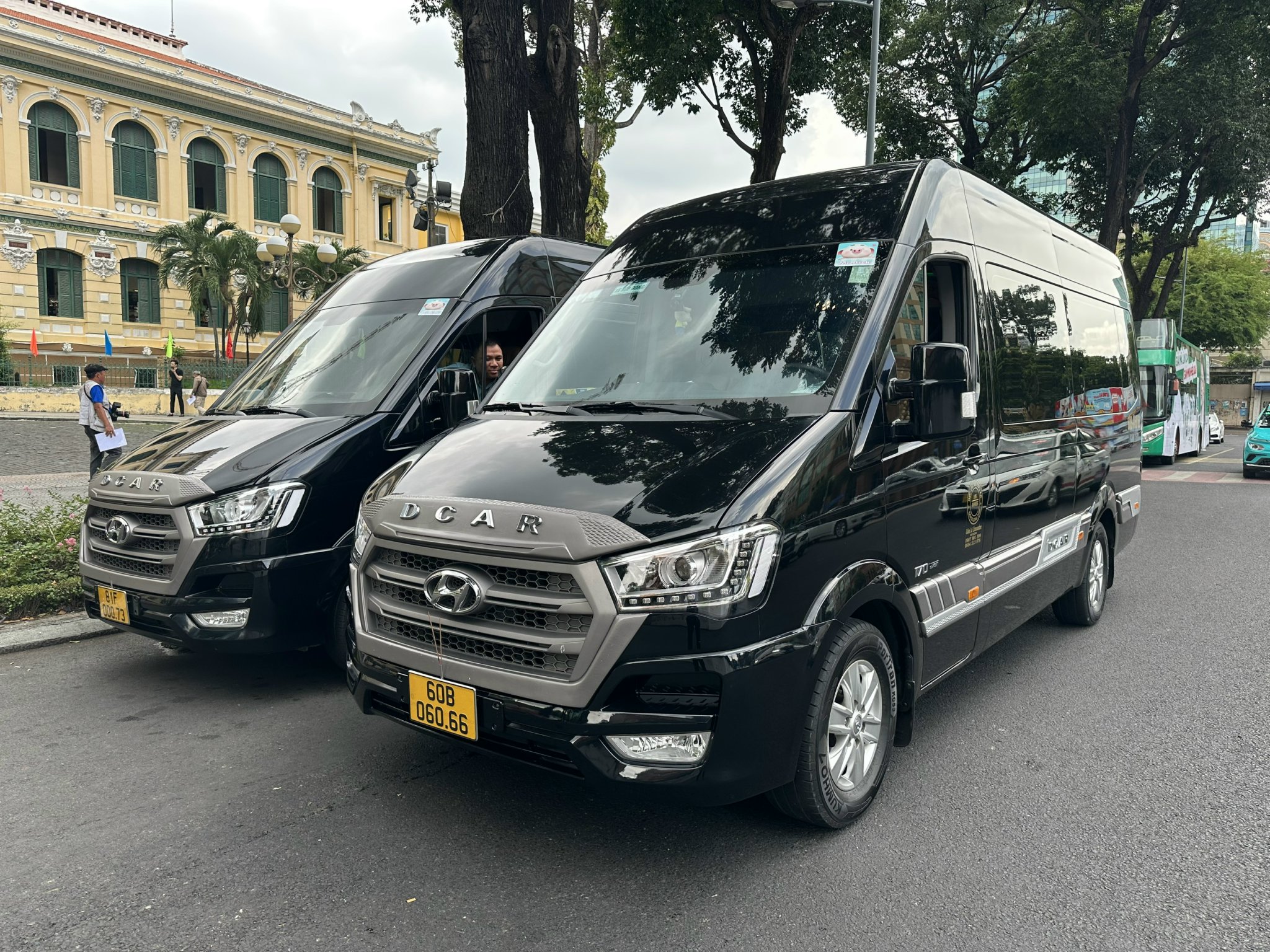 Cho thuê xe limousine phục vụ đoàn khách, nội thất tiện nghi