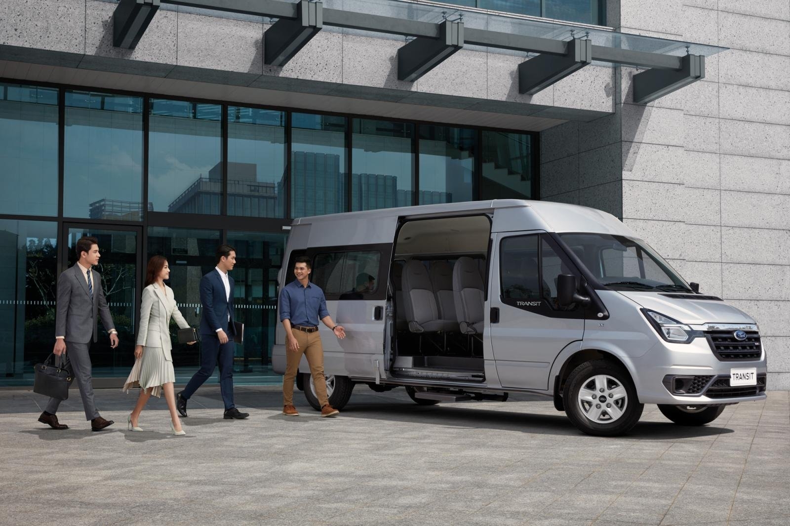Những lưu ý quan trọng khi đặt dịch vụ cho thuê xe sân bay 16 chỗ