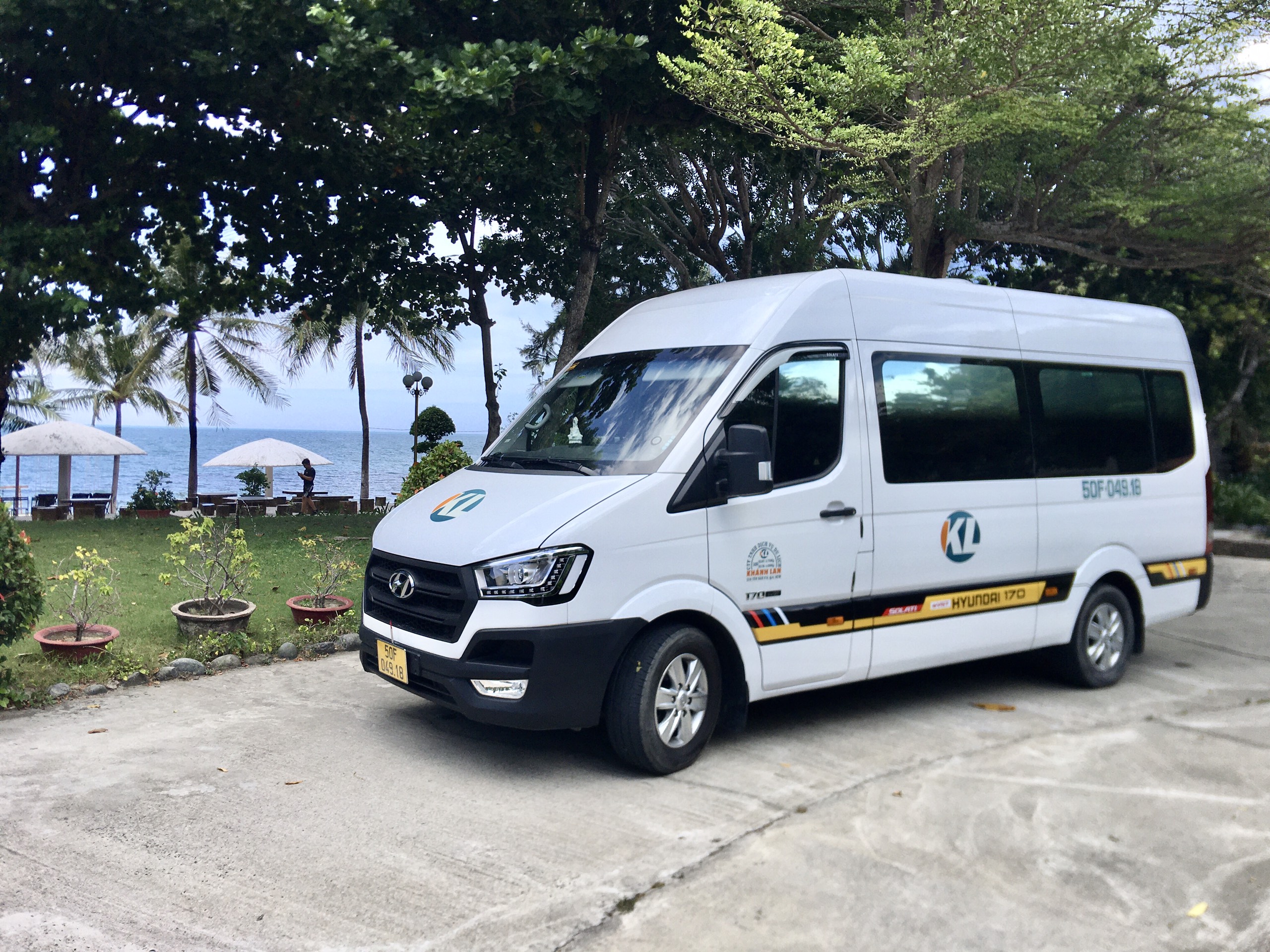 Dịch vụ thuê xe 16 chỗ cho gia đình giá rẻ