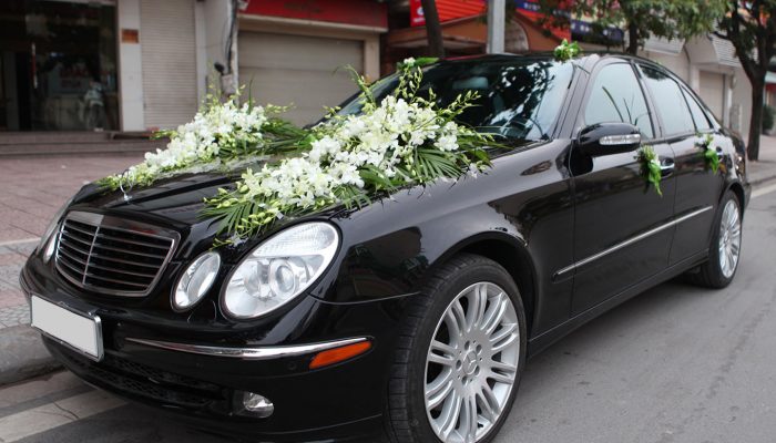 Làm Sao Để Tìm Được Xe Cưới Hỏi Sang Trọng Giá Tốt?