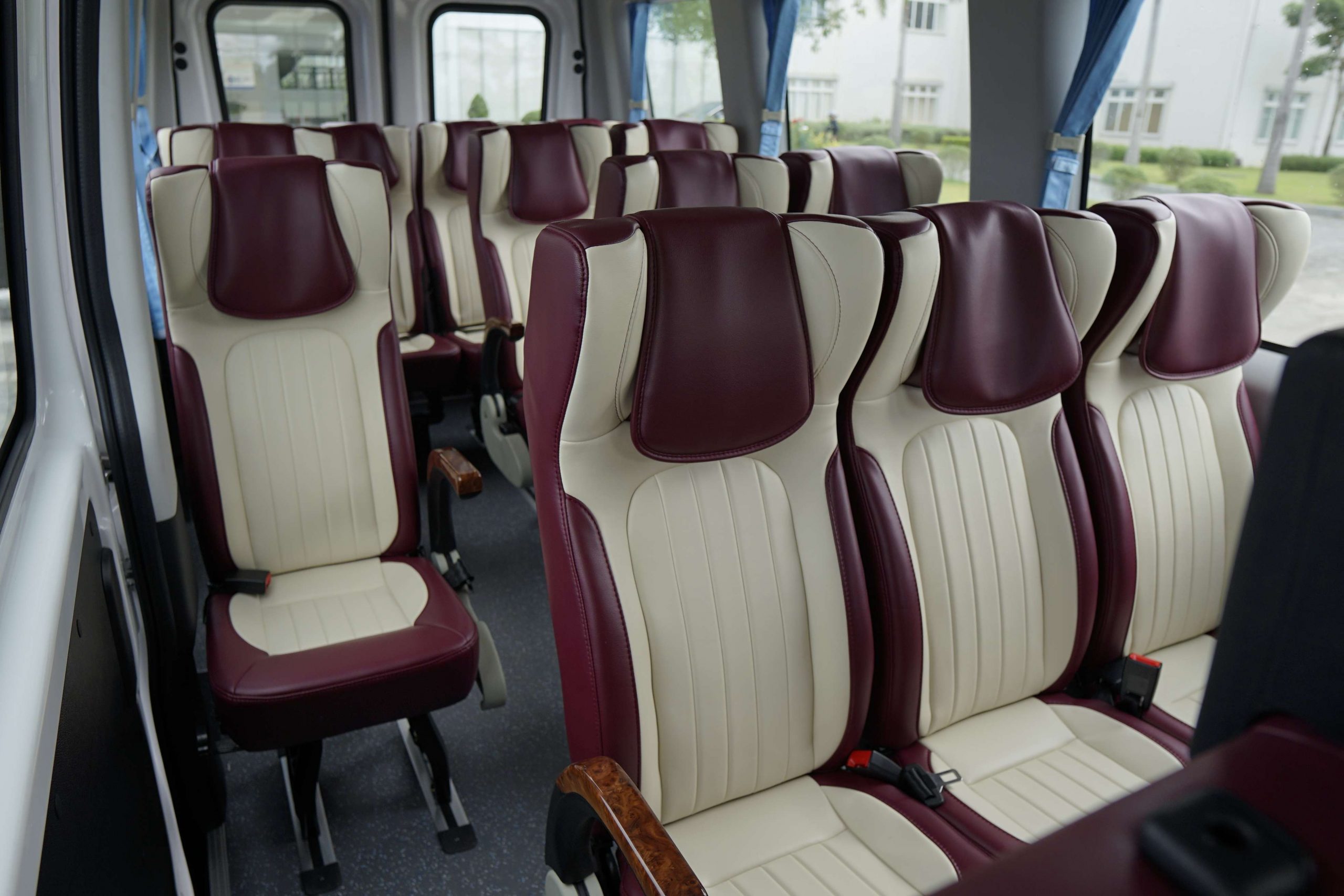 Tại Sao Nên Chọn Dịch Vụ Thuê Xe 16 Chỗ Đi Tây Ninh Của DỊCH VỤ CHO THUÊ XE THẢO MY?