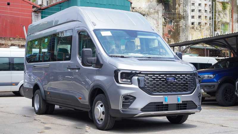 Thuê xe tự lái 18 chỗ cho đoàn, nhóm lớn