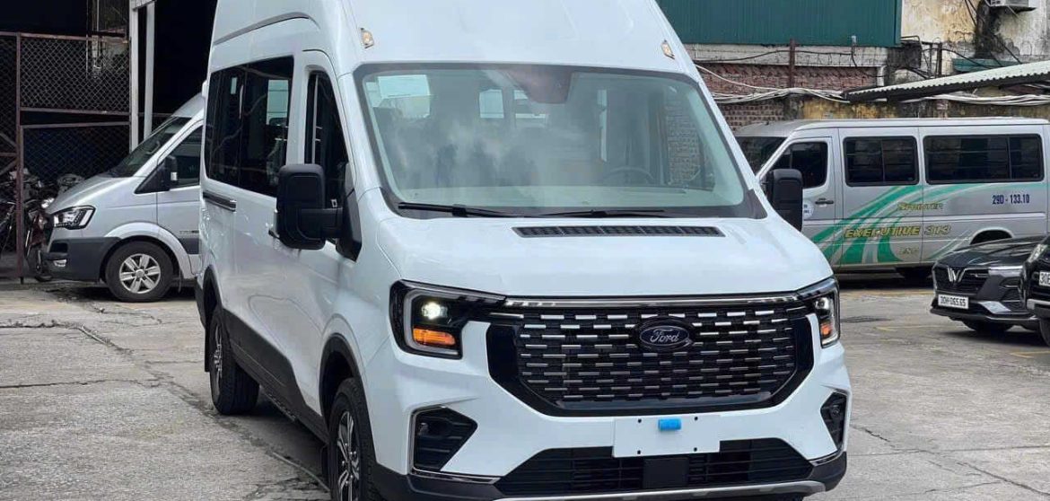 Thuê xe tự lái 18 chỗ cho đoàn, nhóm lớn