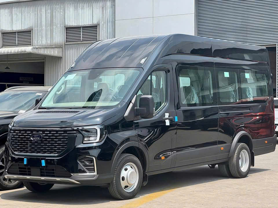 Thuê xe tự lái 18 chỗ đi tỉnh an tâm