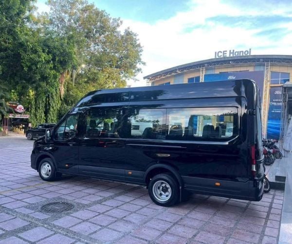 Thuê xe tự lái 18 chỗ rộng rãi, tiện nghi