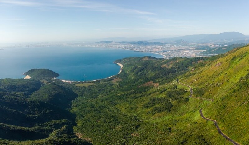 Top 10 cung đường đẹp nhất nên thuê xe khám phá