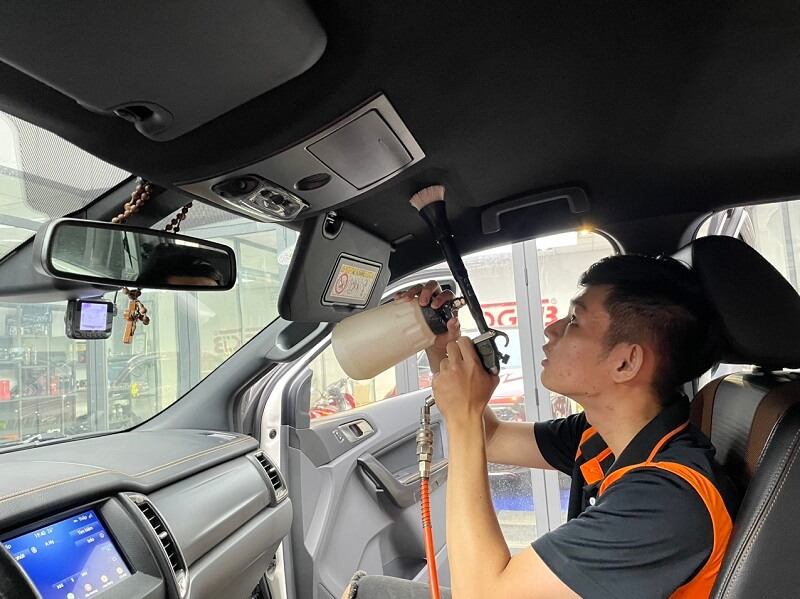 Vệ sinh nội thất ô tô cho những vị trí nào?