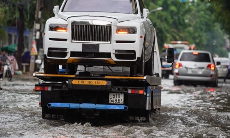 Gọi cứu hộ để giúp đỡ